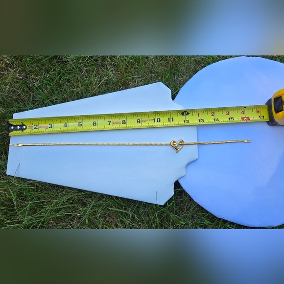 Avon Vlegant Gold Tone Heart Rehnistones Collar Necklace - Picture 12 of 17